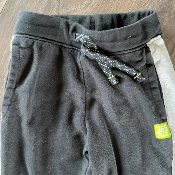 Power rangers shirt and sweatpants - Picture 7 of 8